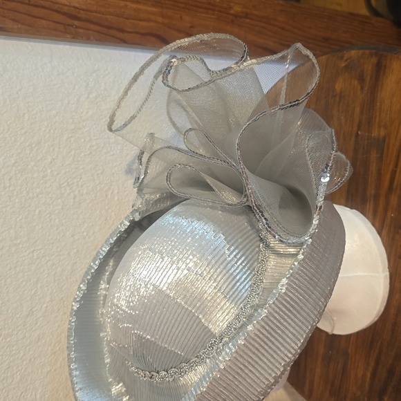 Vintage Silver Tulle DERBY/ Church HAT W/ Strap Stunning! main image 8